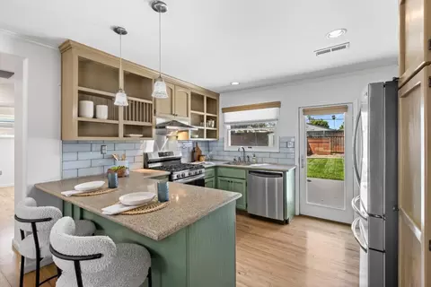 Kitchen - 953 Kenneth Ave, Campbell, CA 95008 photo 1 of 4