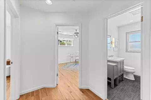 Entry Way - 953 Kenneth Ave, Campbell, CA 95008 photo 3 of 4