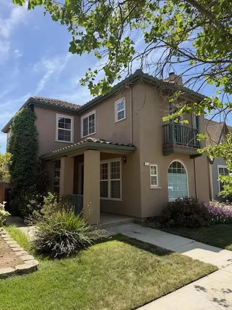 215 Beech Ave, Greenfield, CA 93927
