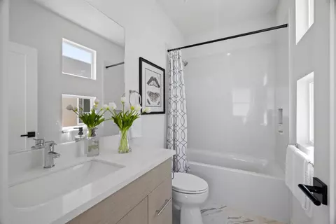 Bath - 835 Fassler Ave, Pacifica, CA 94044 photo 4 of 4