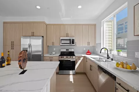 Kitchen - 835 Fassler Ave, Pacifica, CA 94044 photo 4 of 4