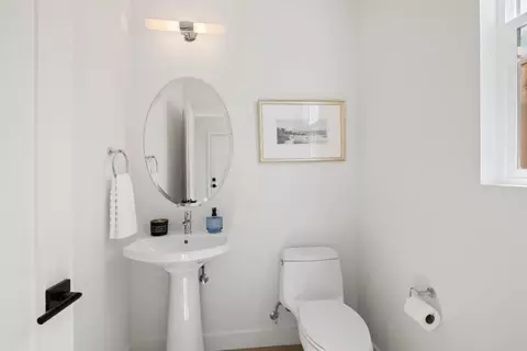 Bath - 819 Fassler Ave, Pacifica, CA 94044 photo 1 of 5