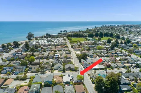 View/Area - 4705 Garnet St, Capitola, CA 95010 photo 1 of 2