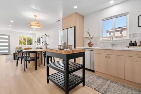 Kitchen - 4705 Garnet St, Capitola, CA 95010 photo 4 of 5