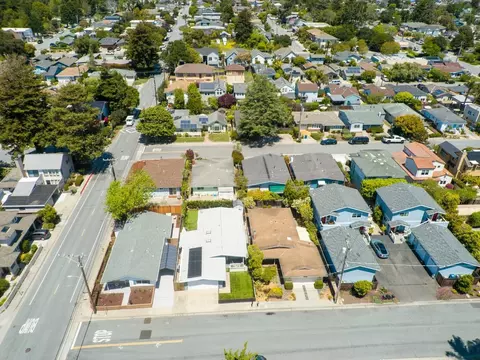 View/Area - 4705 Garnet St, Capitola, CA 95010 photo 2 of 2