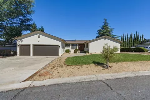 15 Rays Cir, Hollister, CA 95023