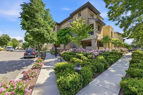 3720 Feather Ln, Palo Alto, CA 94303
