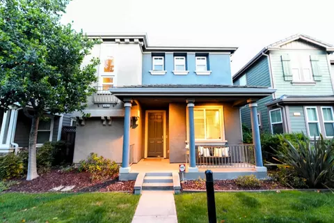 393 Rayos Del Sol Dr, San Jose, CA 95116
