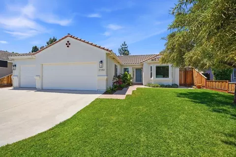 2140 Calistoga Dr, Hollister, CA 95023