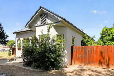 Exterior - 432 6th St, Gustine, CA 95322 photo 4 of 8