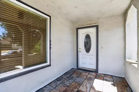 Exterior - 432 6th St, Gustine, CA 95322 photo 3 of 8