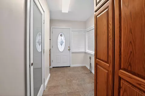 Entry Way - 432 6th St, Gustine, CA 95322 photo 1 of 3