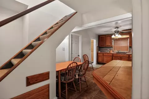Entry Way - 432 6th St, Gustine, CA 95322 photo 3 of 3
