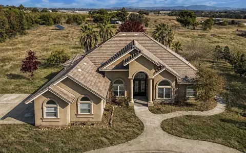 363 Emerald Ln, Valley Springs, CA 95252