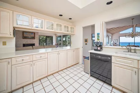 Kitchen - 4017 Los Altos Dr, Pebble Beach, CA 93953 photo 2 of 2