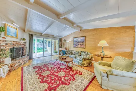 Living - 222 Encinada Dr, Salinas, CA 93901 photo 2 of 3