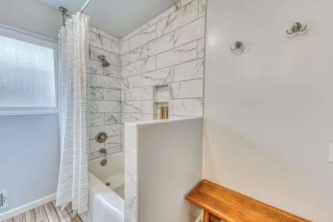 Bath - 222 Encinada Dr, Salinas, CA 93901 photo 4 of 5