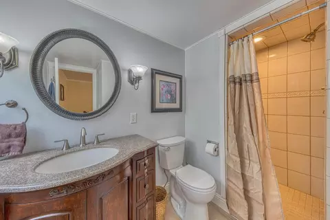 Bath - 222 Encinada Dr, Salinas, CA 93901 photo 1 of 5