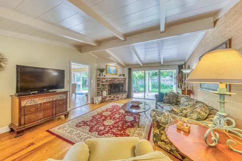 Living - 222 Encinada Dr, Salinas, CA 93901 photo 1 of 3
