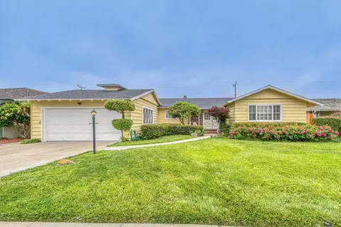 222 Encinada Dr, Salinas, CA 93901