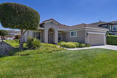 Exterior - 1858 Buckingham Dr, Salinas, CA 93906 photo 7 of 11