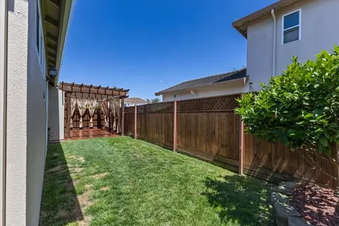 Exterior - 1858 Buckingham Dr, Salinas, CA 93906 photo 10 of 11