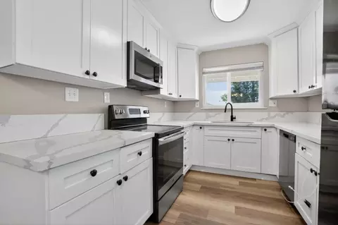 Kitchen - 441 Sharon Ct, Manteca, CA 95336 photo 1 of 1