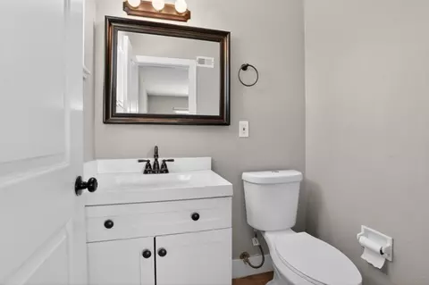 Bath - 441 Sharon Ct, Manteca, CA 95336 photo 1 of 2