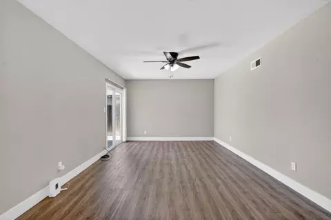 Living - 441 Sharon Ct, Manteca, CA 95336 photo 2 of 2