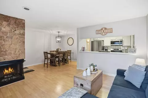 461 Dela Vina Ave 103, Monterey, CA 93940