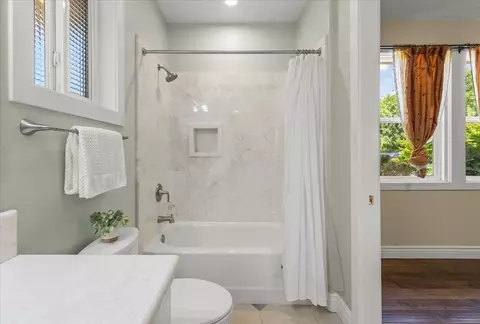 Bath - 10531 Korn Ln, Gilroy, CA 95020 photo 3 of 5