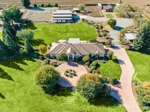 10531 Korn Ln, Gilroy, CA 95020
