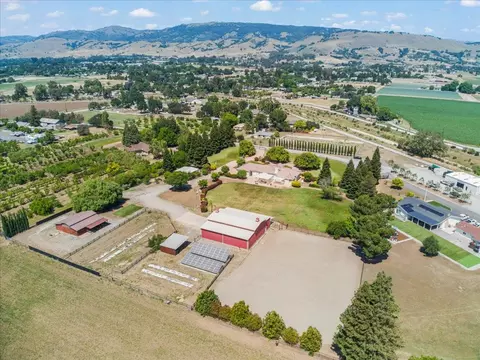 View/Area - 10531 Korn Ln, Gilroy, CA 95020 photo 8 of 12