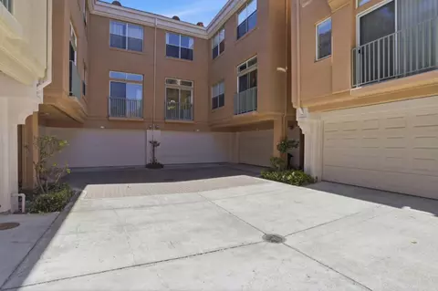 Exterior - 154 Paseo Ct, Mountain View, CA 94043 photo 4 of 8