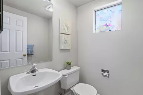 Bath - 154 Paseo Ct, Mountain View, CA 94043 photo 1 of 4