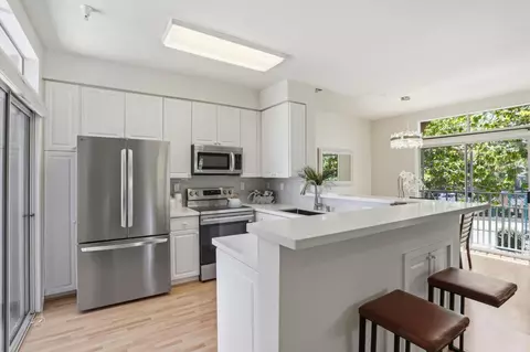 Kitchen - 154 Paseo Ct, Mountain View, CA 94043 photo 1 of 3