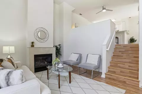 Living - 154 Paseo Ct, Mountain View, CA 94043 photo 4 of 6