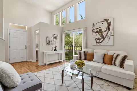Living - 154 Paseo Ct, Mountain View, CA 94043 photo 2 of 6