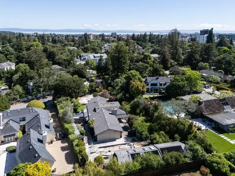 135 Stonehedge Rd, Hillsborough, CA 94010