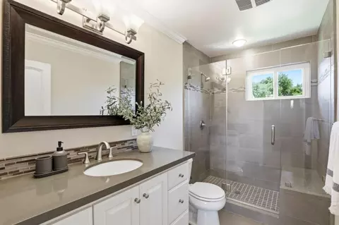 Bath - 2725 Fairbrook Dr, Mountain View, CA 94040 photo 3 of 4