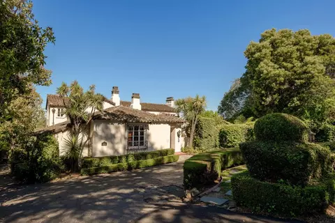420 El Arroyo Rd, Hillsborough, CA 94010