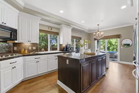 Kitchen - 1270 Burrows Rd, Campbell, CA 95008 photo 1 of 8