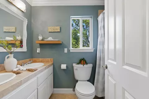 Bath - 1270 Burrows Rd, Campbell, CA 95008 photo 1 of 13