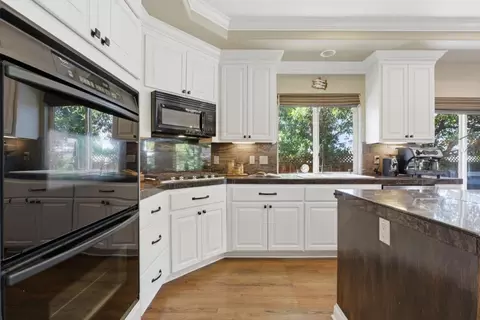 Kitchen - 1270 Burrows Rd, Campbell, CA 95008 photo 2 of 8