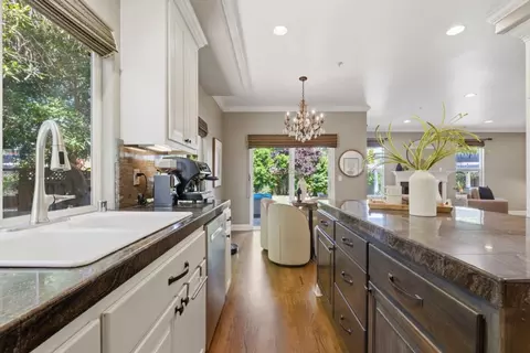 Kitchen - 1270 Burrows Rd, Campbell, CA 95008 photo 4 of 8