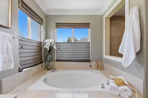Bath - 1270 Burrows Rd, Campbell, CA 95008 photo 6 of 13