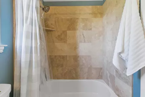 Bath - 1270 Burrows Rd, Campbell, CA 95008 photo 2 of 13