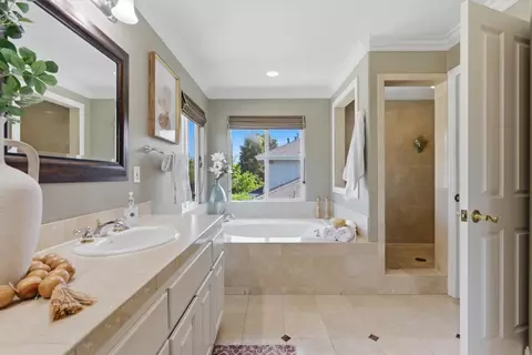 Bath - 1270 Burrows Rd, Campbell, CA 95008 photo 11 of 13