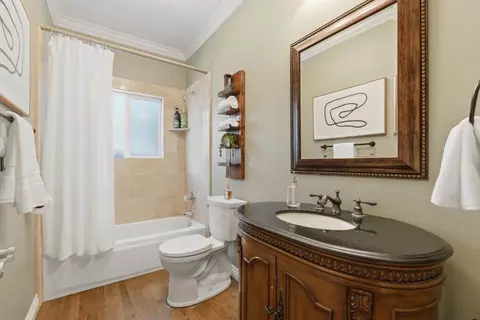 Bath - 1270 Burrows Rd, Campbell, CA 95008 photo 10 of 13