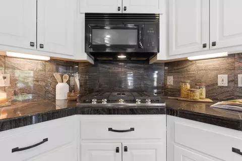 Kitchen - 1270 Burrows Rd, Campbell, CA 95008 photo 3 of 8